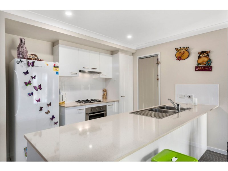 45 Mia Street, Wyreema QLD 4352