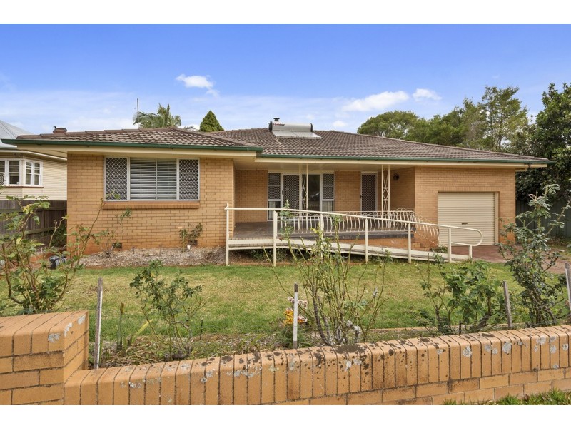 18 Ipswich Street, East Toowoomba QLD 4350