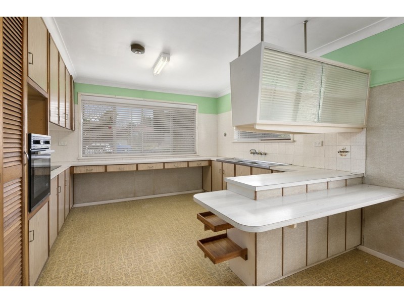 18 Ipswich Street, East Toowoomba QLD 4350