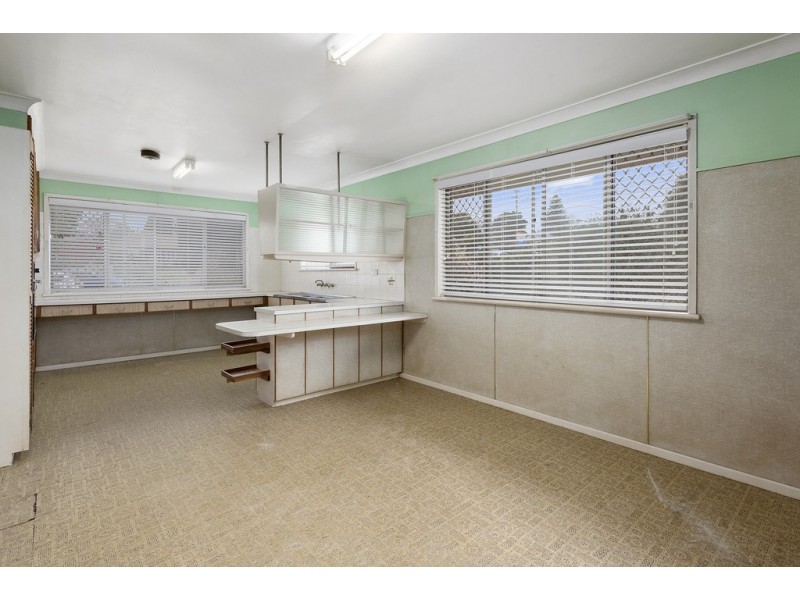 18 Ipswich Street, East Toowoomba QLD 4350