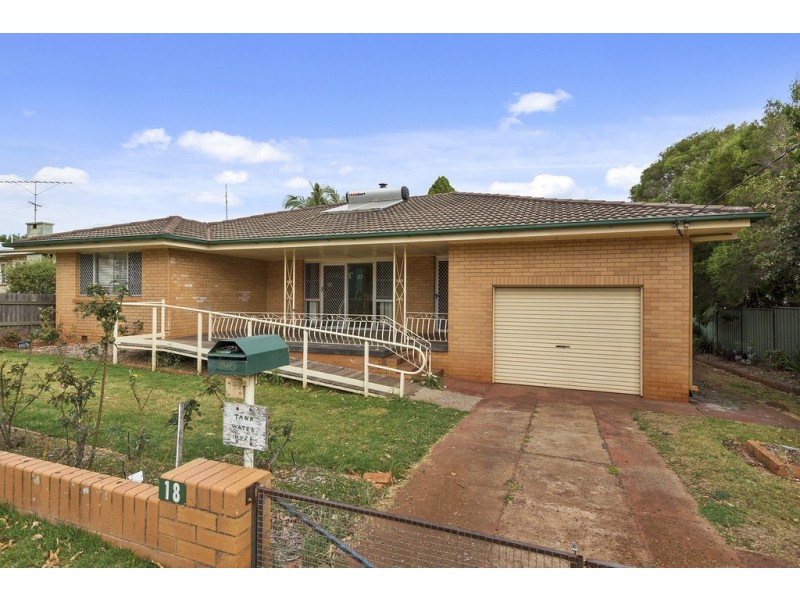 18 Ipswich Street, East Toowoomba QLD 4350
