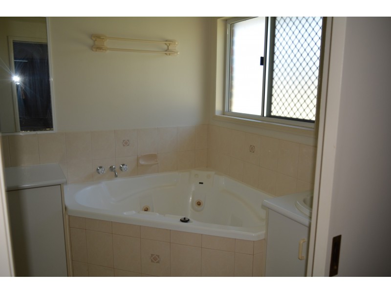 10 Evergreen Court, Glenvale QLD 4350