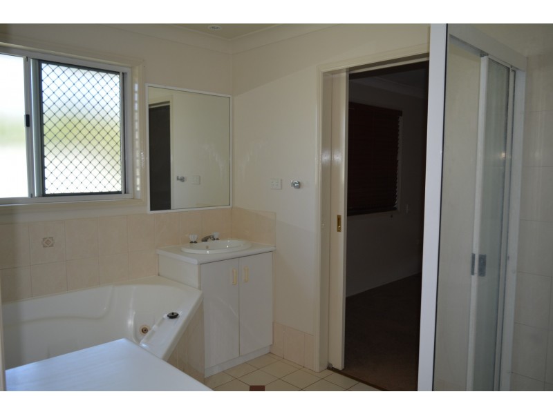 10 Evergreen Court, Glenvale QLD 4350