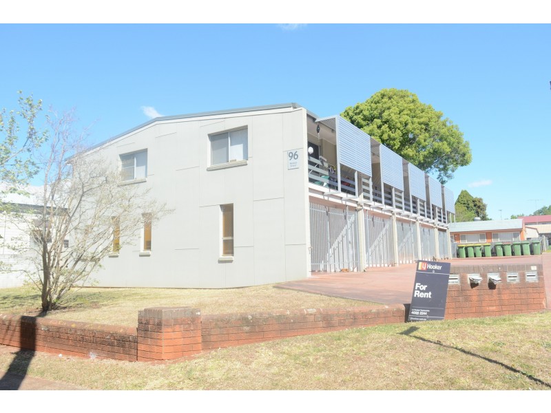 2/96 Herries Street, East Toowoomba QLD 4350
