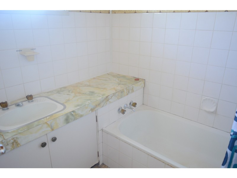 2/96 Herries Street, East Toowoomba QLD 4350