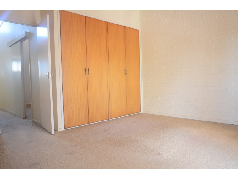 2/96 Herries Street, East Toowoomba QLD 4350