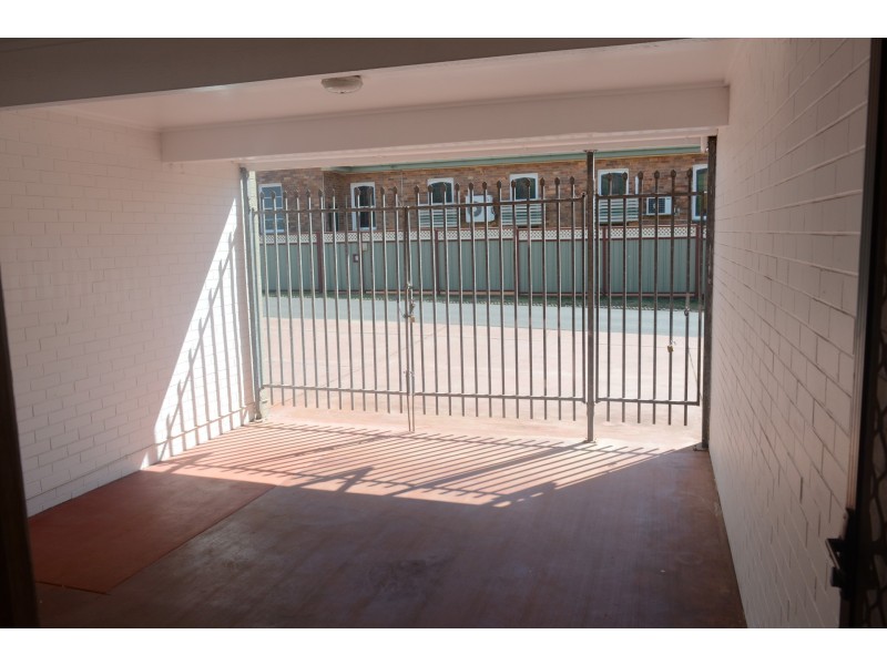 2/96 Herries Street, East Toowoomba QLD 4350