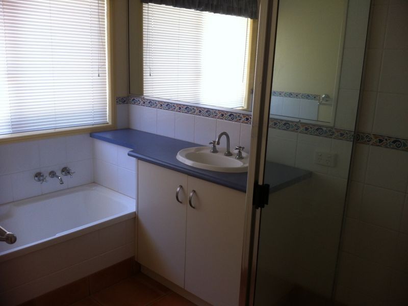 8 Darmstadt Court, Kearneys Spring QLD 4350