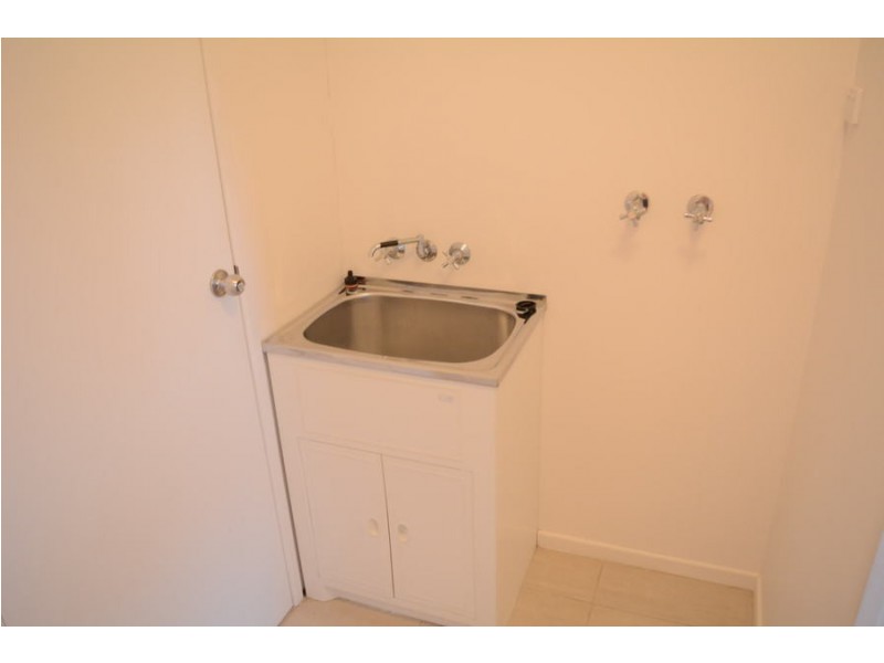 1/22 Kirklees Street, Newtown QLD 4350