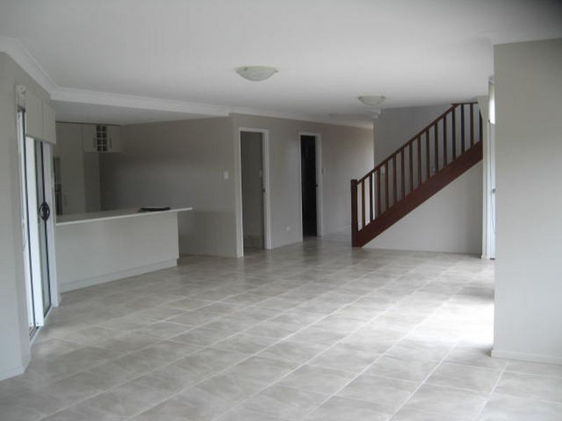 1/303 Stenner Street, Kearneys Spring QLD 4350