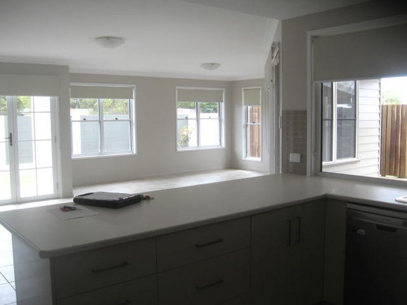 1/303 Stenner Street, Kearneys Spring QLD 4350