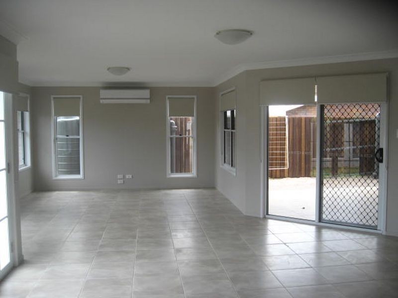 1/303 Stenner Street, Kearneys Spring QLD 4350