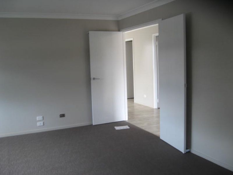 1/303 Stenner Street, Kearneys Spring QLD 4350