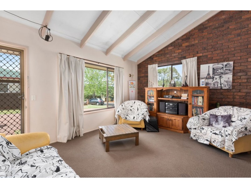 1/25 Debra Street, Centenary Heights QLD 4350