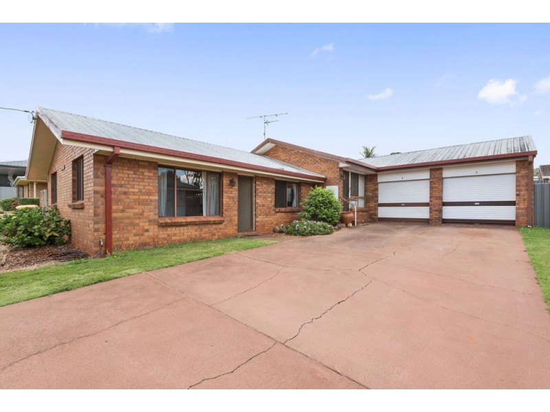 1/25 Debra Street, Centenary Heights QLD 4350