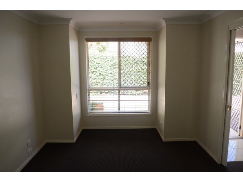 2/42 Gordon Avenue, Newtown QLD 4350