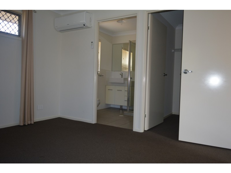 239 New England Highway, Harlaxton QLD 4350