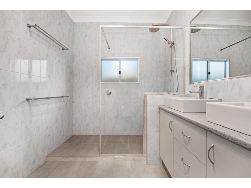 6 Lendrum Street, Newtown QLD 4350