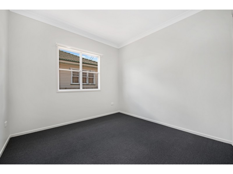 6 Lendrum Street, Newtown QLD 4350