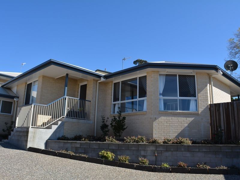 2/82 Holberton Street, Rockville QLD 4350