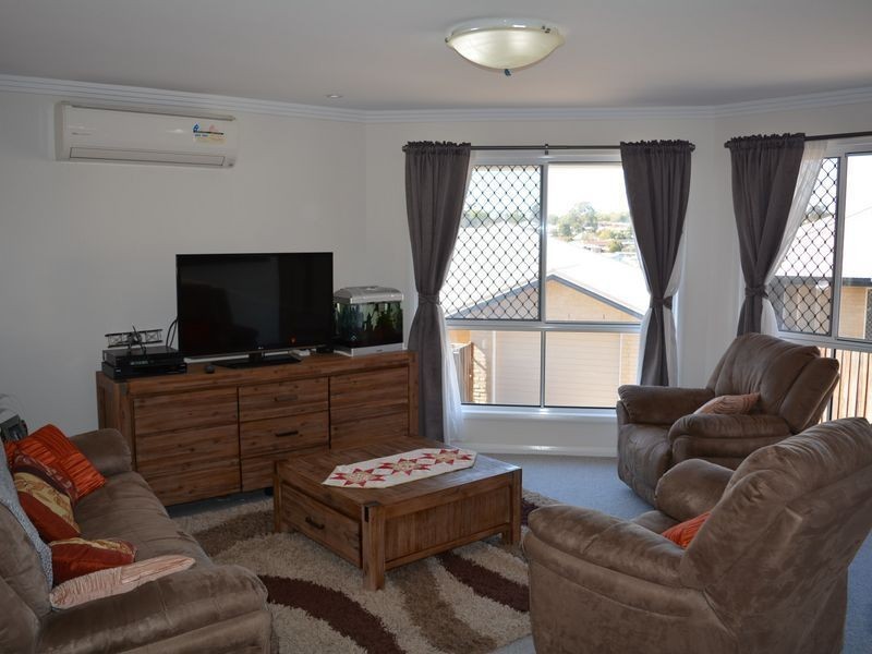 2/82 Holberton Street, Rockville QLD 4350