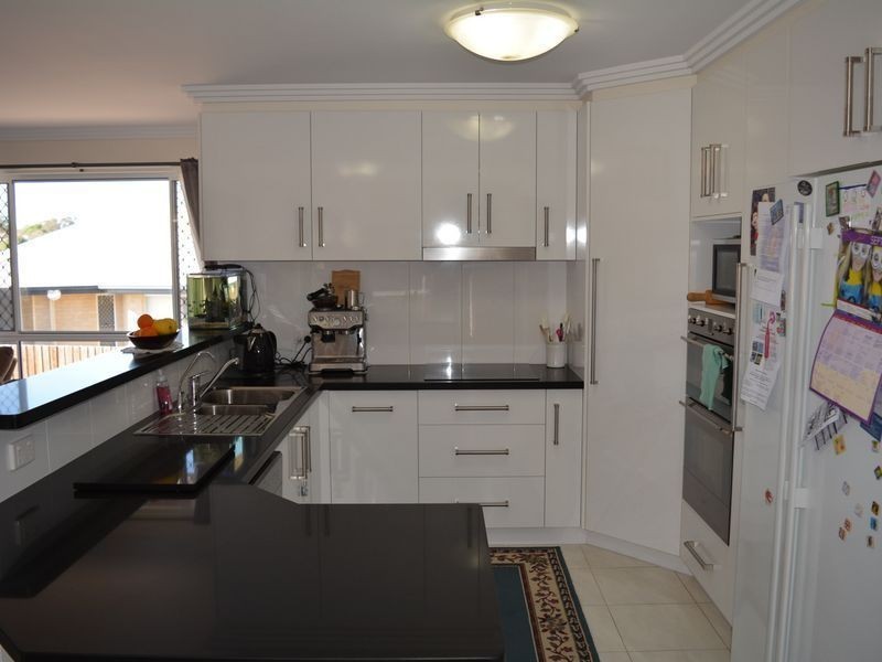 2/82 Holberton Street, Rockville QLD 4350