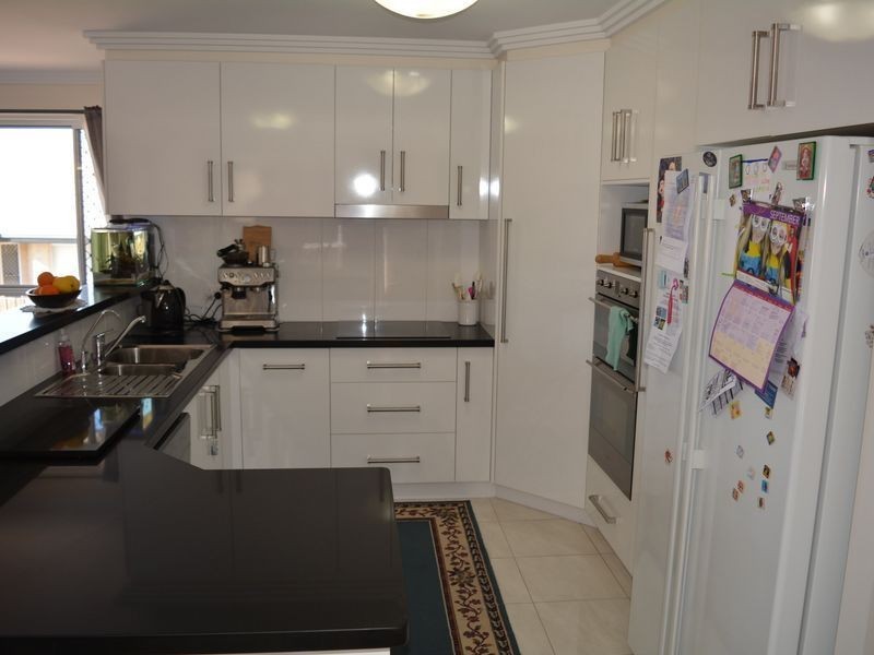 2/82 Holberton Street, Rockville QLD 4350