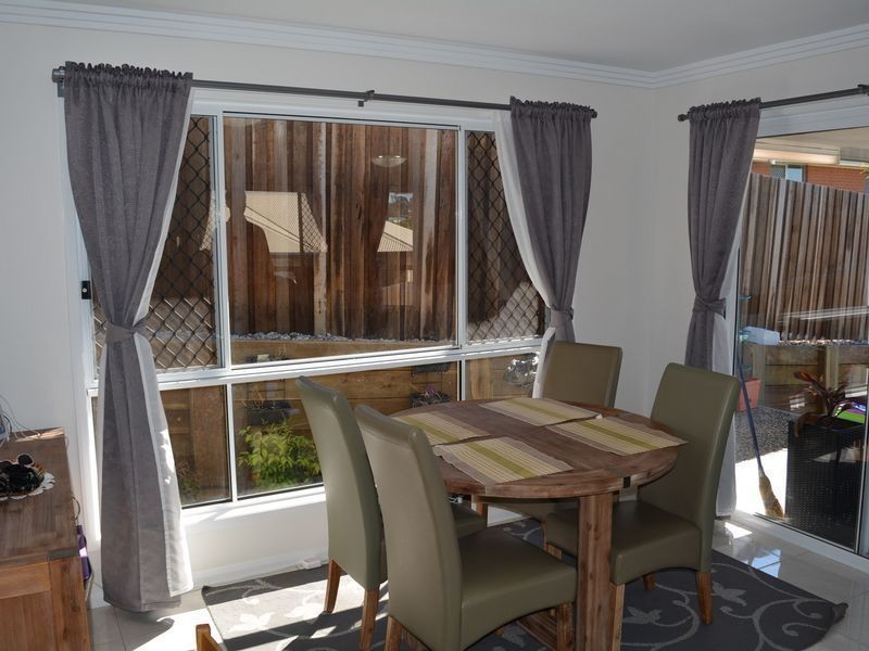 2/82 Holberton Street, Rockville QLD 4350