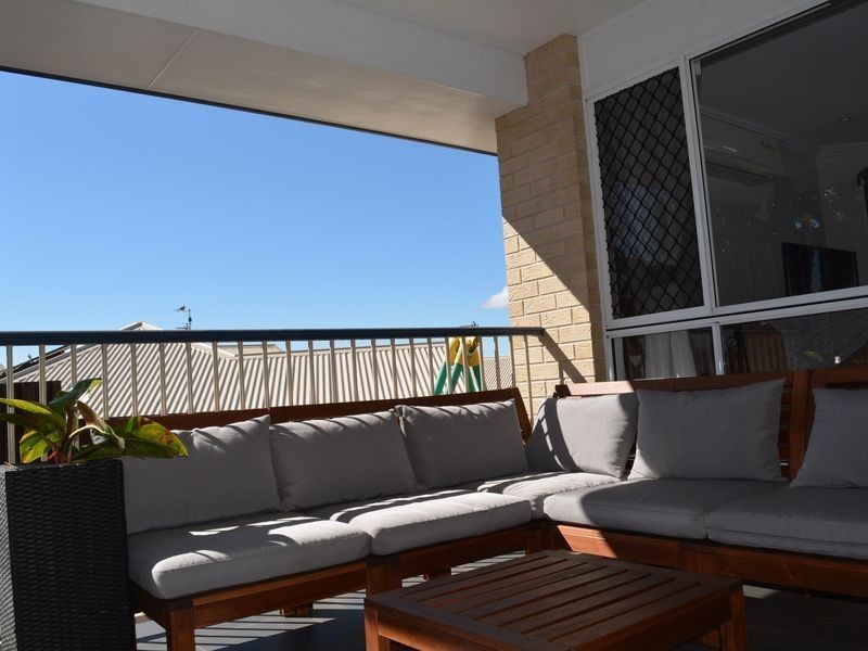 2/82 Holberton Street, Rockville QLD 4350