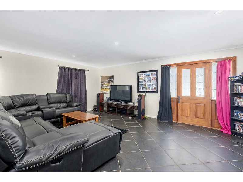 10 Coolawin Court, Wilsonton Heights QLD 4350