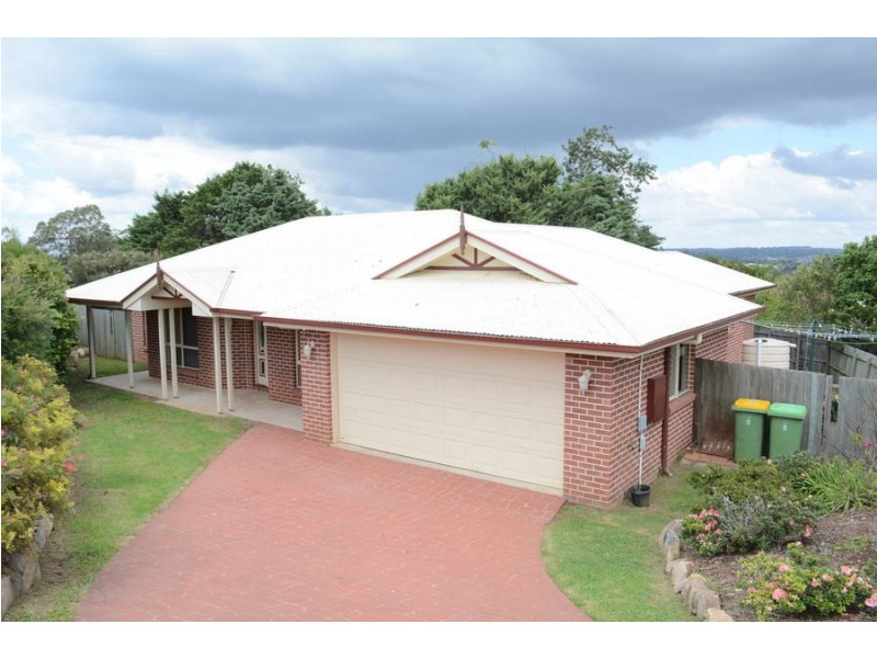 12 Dodson Crescent, Mount Kynoch QLD 4350