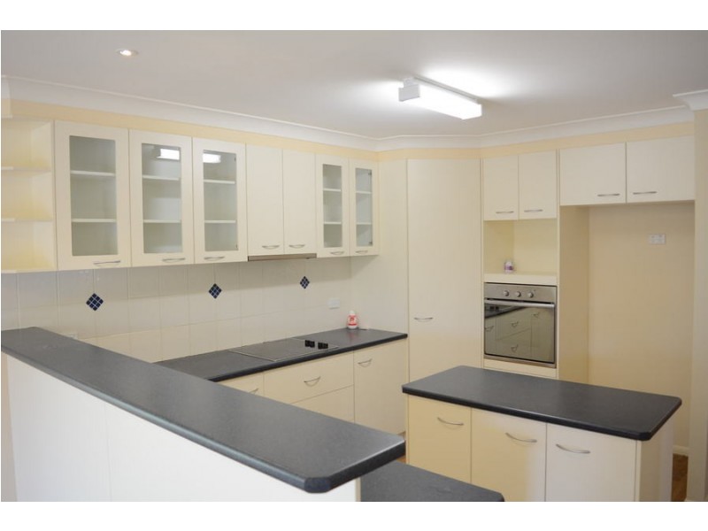 12 Dodson Crescent, Mount Kynoch QLD 4350