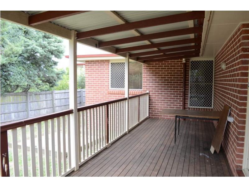 12 Dodson Crescent, Mount Kynoch QLD 4350