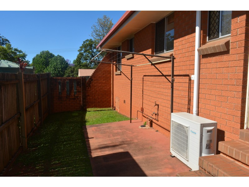 1/16 Spies Court, Mount Lofty QLD 4350