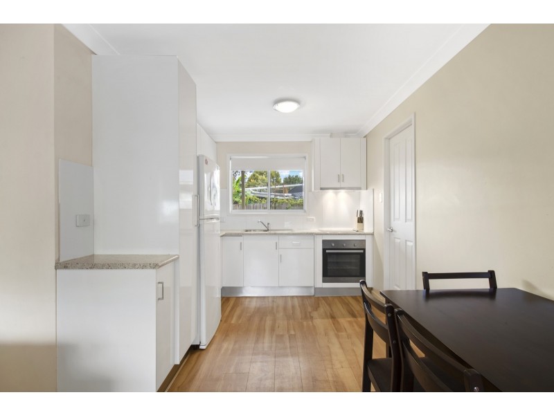 2/22 Whichello Street, Newtown QLD 4350