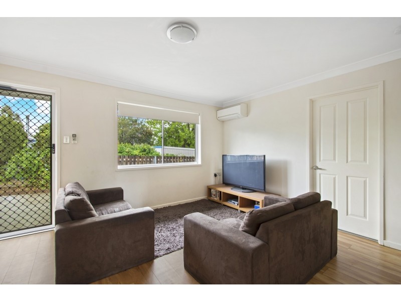 2/22 Whichello Street, Newtown QLD 4350