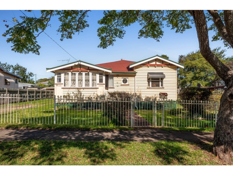 12 Chamberlain Street, North Toowoomba QLD 4350