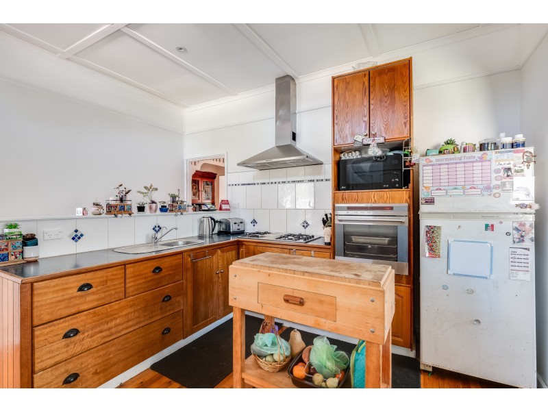 12 Chamberlain Street, North Toowoomba QLD 4350