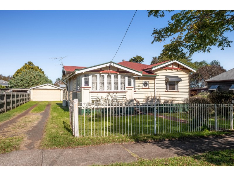 12 Chamberlain Street, North Toowoomba QLD 4350