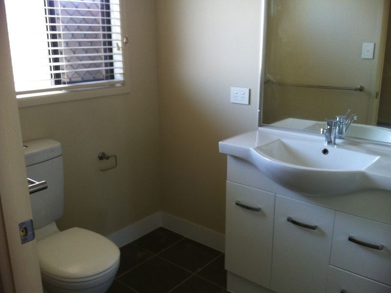 2/7 Amity Court, Glenvale QLD 4350