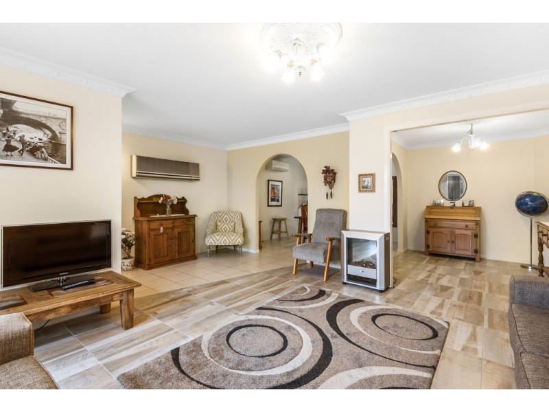 1/4 Brunckhorst Drive, Kearneys Spring QLD 4350