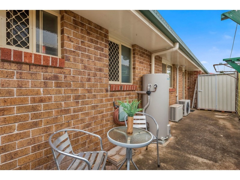 1/4 Brunckhorst Drive, Kearneys Spring QLD 4350