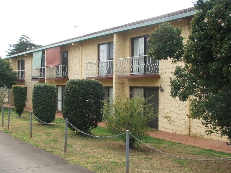 2/67 Taylor Street, Newtown QLD 4350