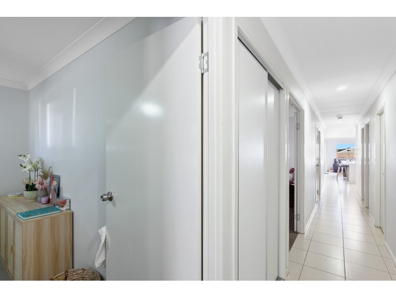 1 & 2/11 Carlin Street, Glenvale QLD 4350