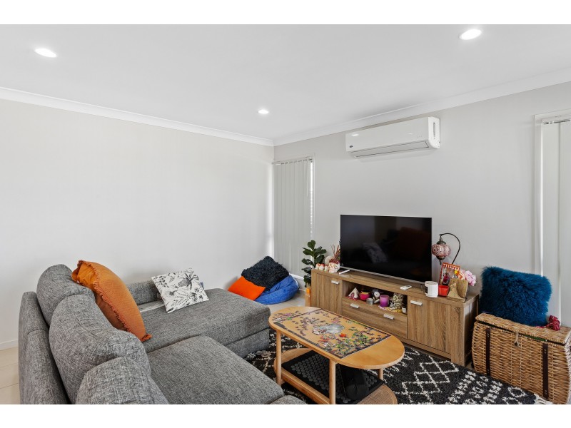 1 & 2/11 Carlin Street, Glenvale QLD 4350