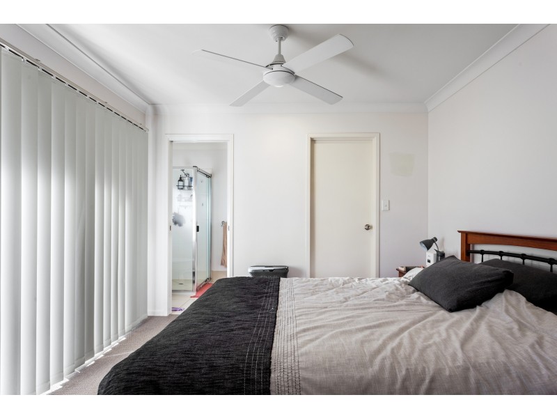 1 & 2/11 Carlin Street, Glenvale QLD 4350