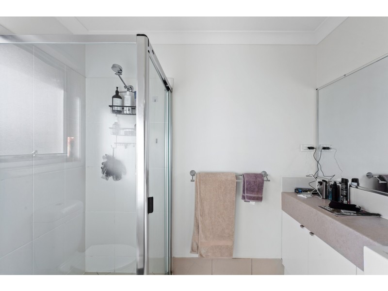 1 & 2/11 Carlin Street, Glenvale QLD 4350