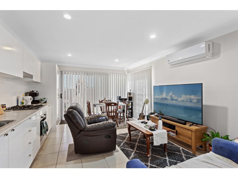 1 & 2/11 Carlin Street, Glenvale QLD 4350