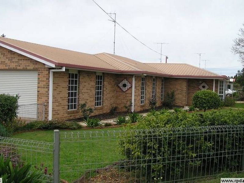 6 Luxford Street, Kearneys Spring QLD 4350