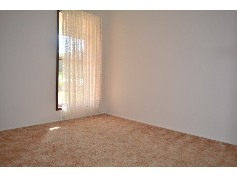 16 Fern Drive, Kearneys Spring QLD 4350